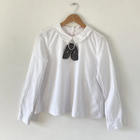 Pre-Loved Zara White Blouse with Intricate Embellishment Design Brooch UK Size M - Picture 4 of 13